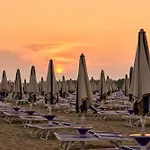 Cozy Flat 80mt From The Beach-beahost Апартаменти Бібіоне