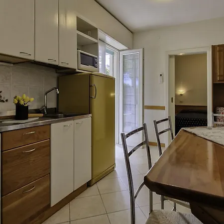 Cozy Flat 80 M From The - Beahost Апартаменти *