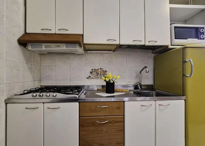 Апартаменти Cozy Flat 80mt From The Beach-beahost